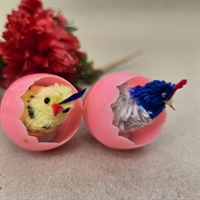 kyllinger-blaa-gule-i-rosa-aeggeskaller-gunger-retro-paeskepynt